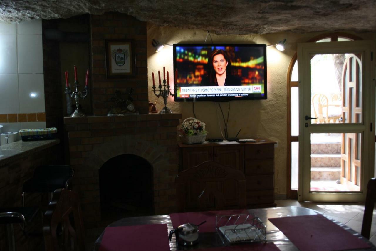 Cueva Sasha Guest House San Miguel de Abona Exterior photo